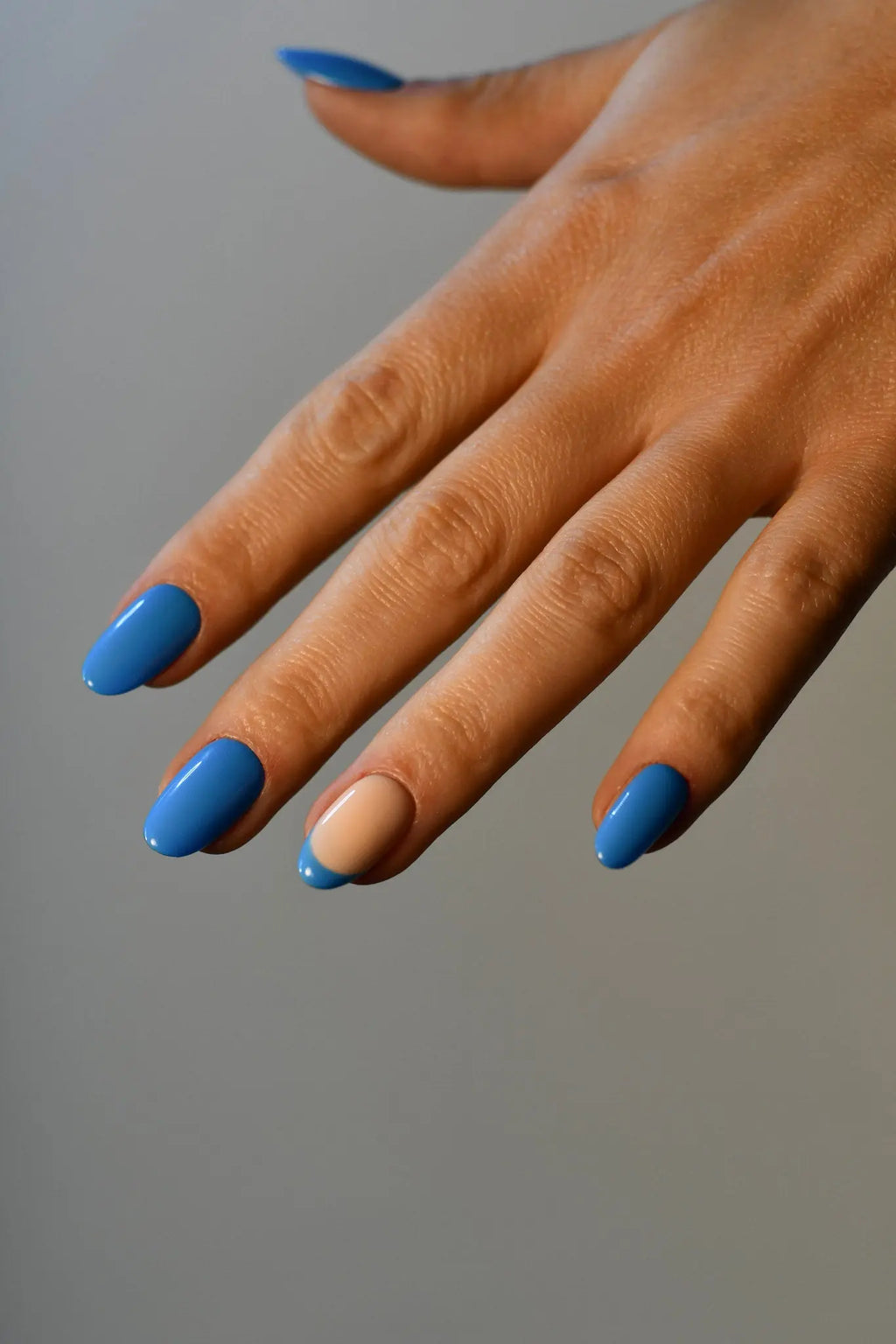 L’Intemporelle – French Manucure Charlotte G