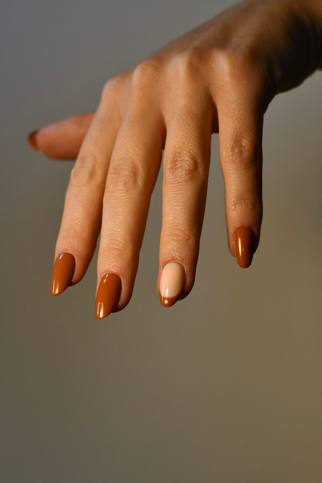 L’Intemporelle – French Manucure