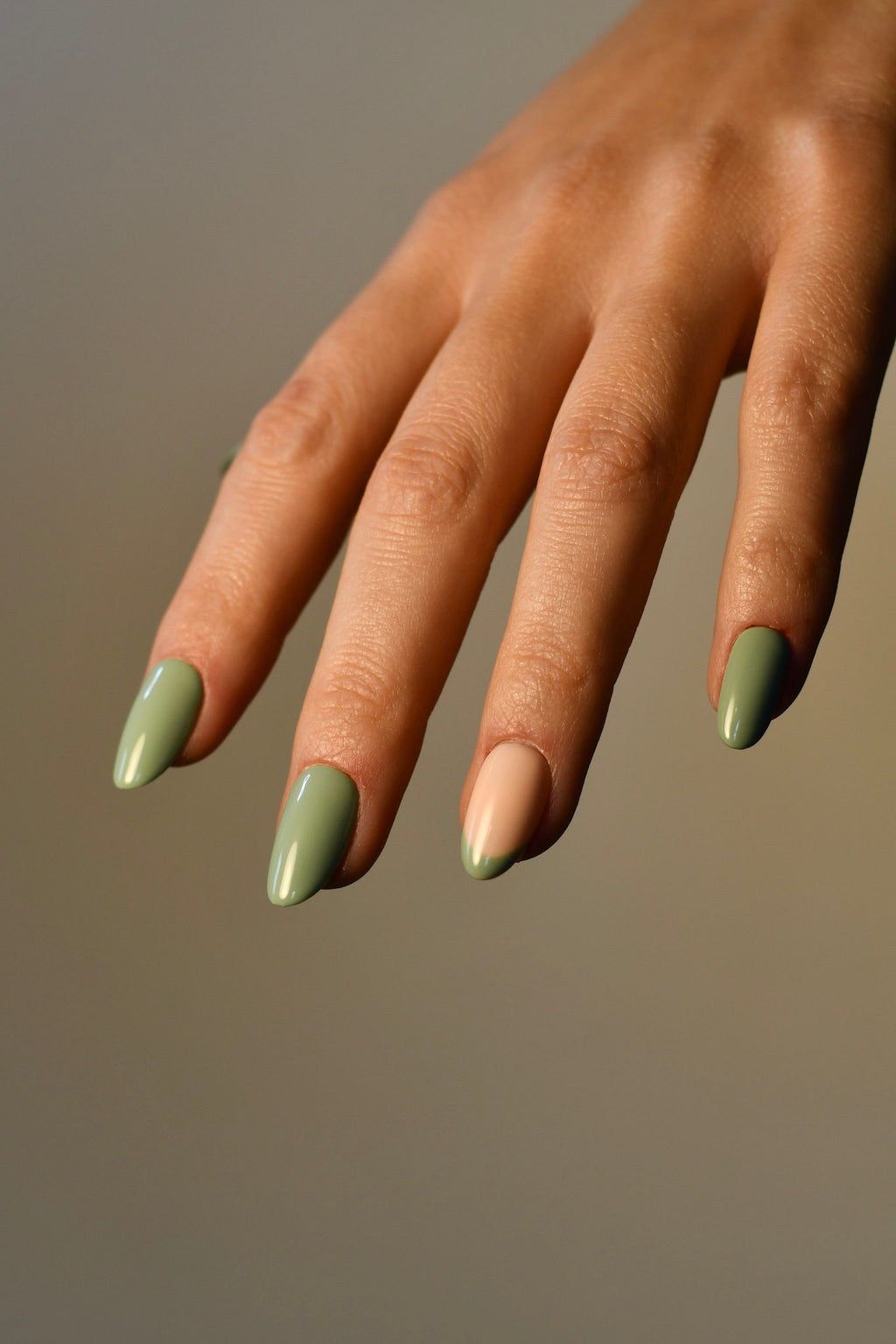 L’Intemporelle – French Manucure