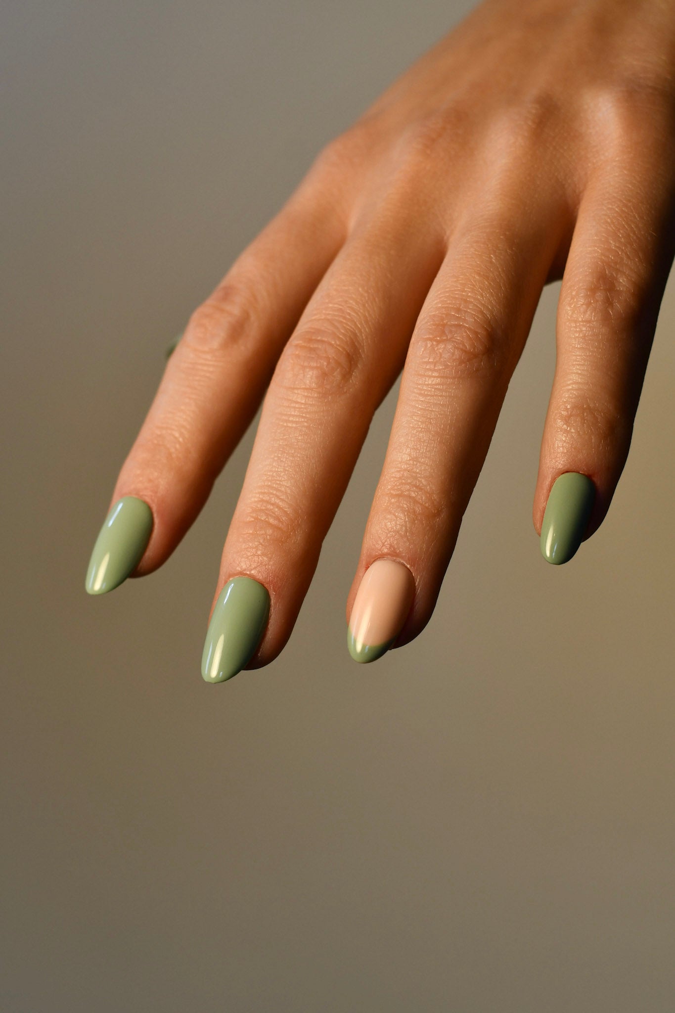 L’Intemporelle – French Manucure