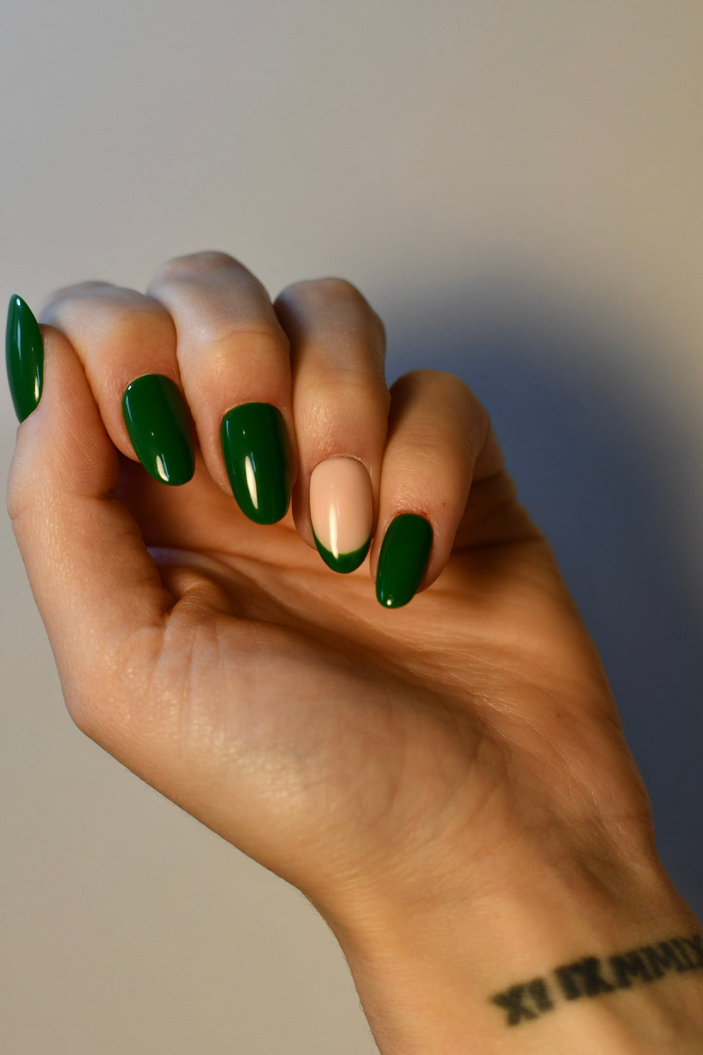 L’Intemporelle – French Manucure