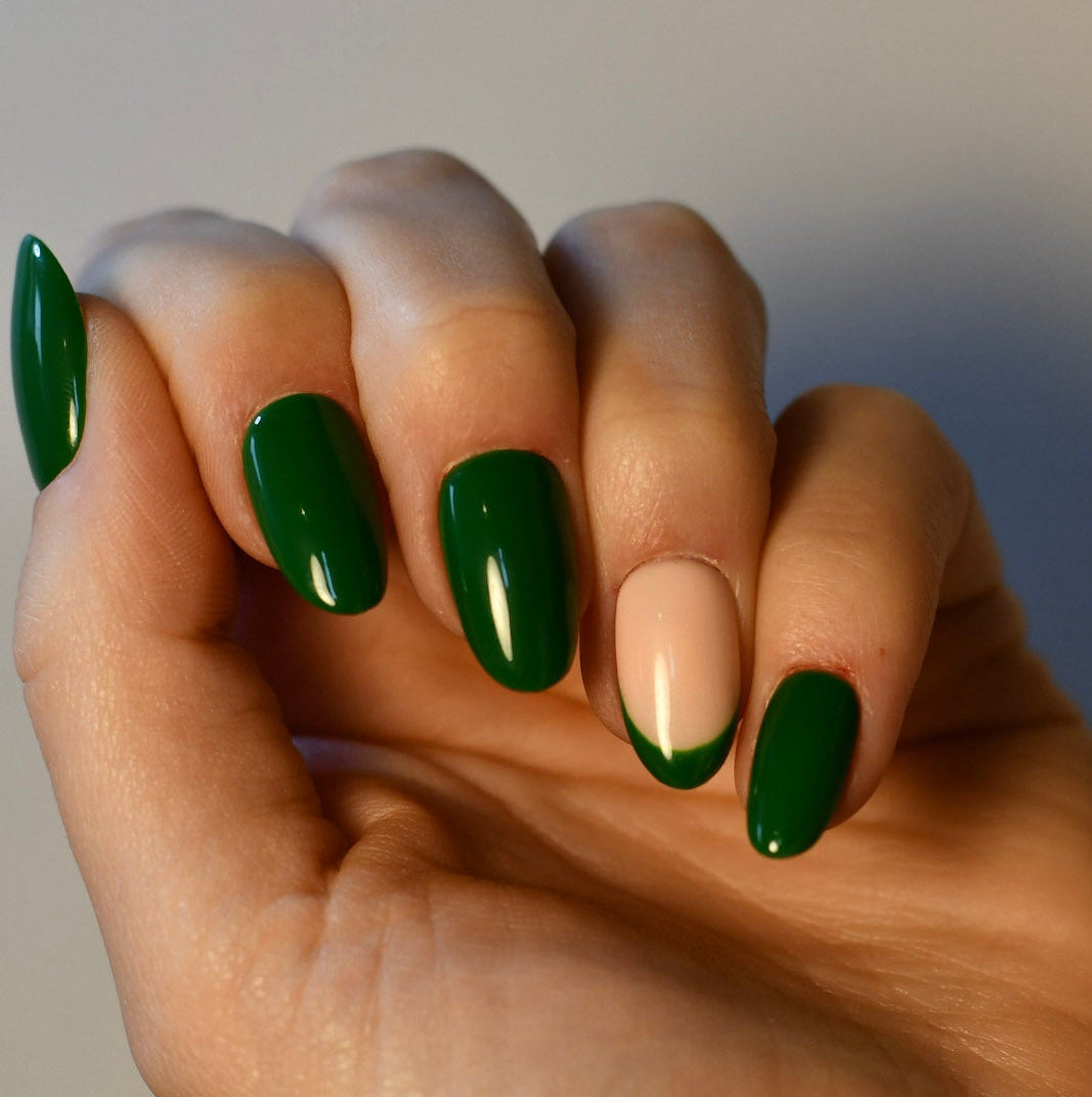 L’Intemporelle – French Manucure Charlotte G