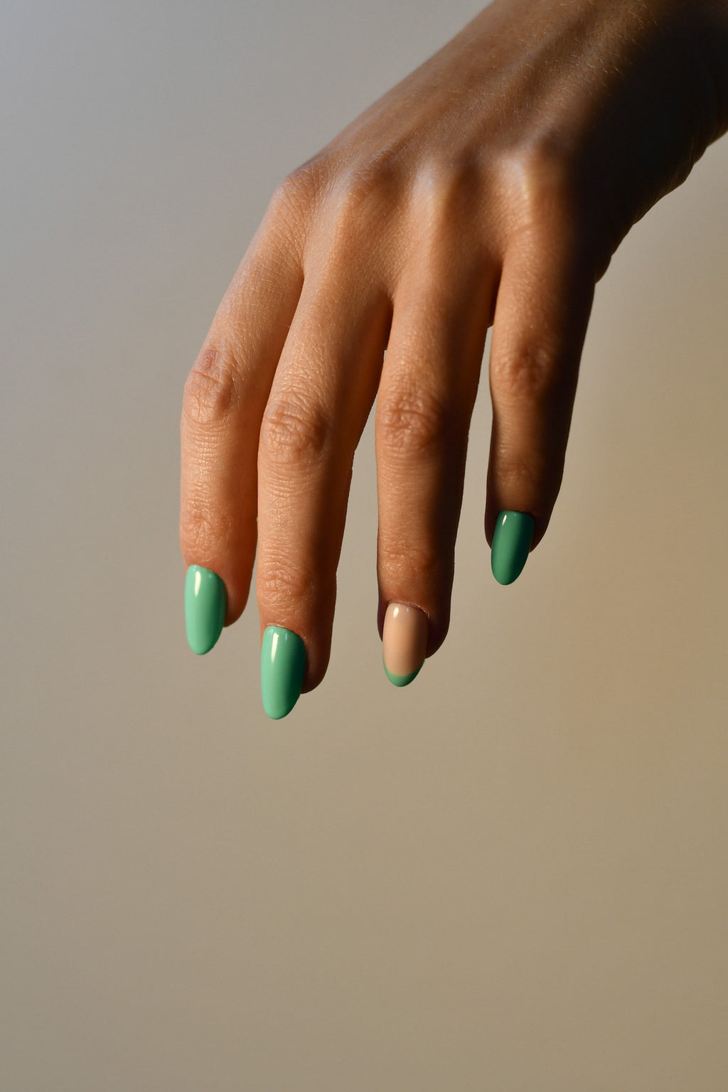 L’Intemporelle – French Manucure